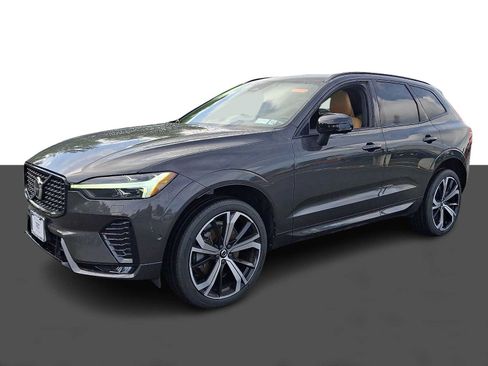 Used 2023 Volvo XC60 B6 Ultimate w/ Protection Package Premier AWD/4WD image 3