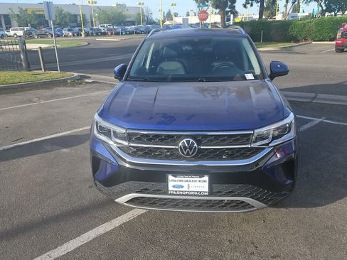 Used 2022 Volkswagen Taos SEL image 4