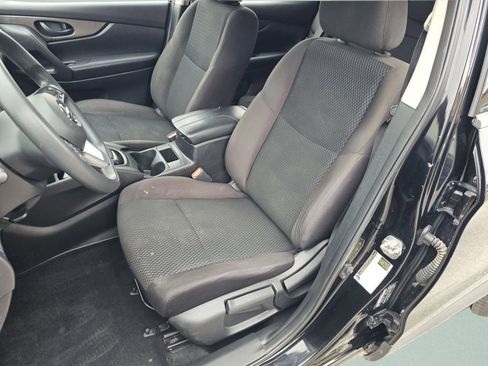 Used 2021 Nissan Rogue Sport S image 13