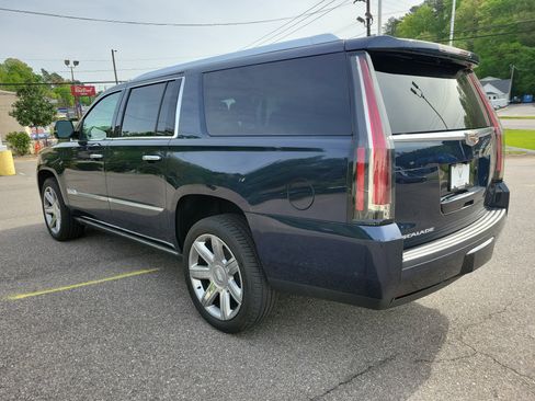Used 2020 Cadillac Escalade ESV Premium Luxury AWD/4WD image 7