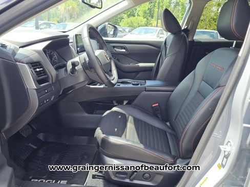 Used 2025 Nissan Rogue SV w/ Rock Creek Premium Package AWD/4WD image 3