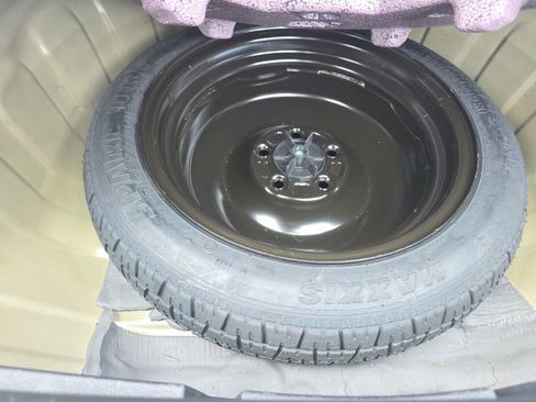 Used 2025 Nissan Altima 2.5 SV FWD image 34