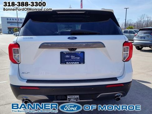Certified 2022 Ford Explorer XLT w/ Equipment Group 202A image 5