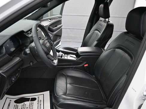 Used 2022 Jeep Grand Cherokee Overland image 10