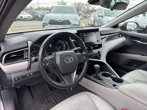 Used 2021 Toyota Camry SE image 10