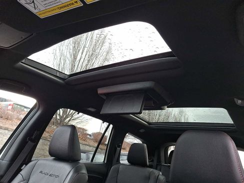 Used 2022 Honda Pilot Black Edition image 14