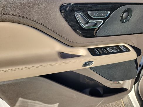 Used 2023 Lincoln Aviator Reserve w/ Equipment Group 201A image 7