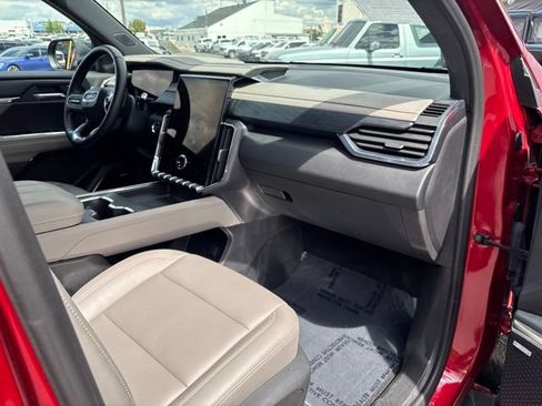 Used 2026 GMC Acadia Elevation w/ Elevation Premium Package AWD/4WD image 36