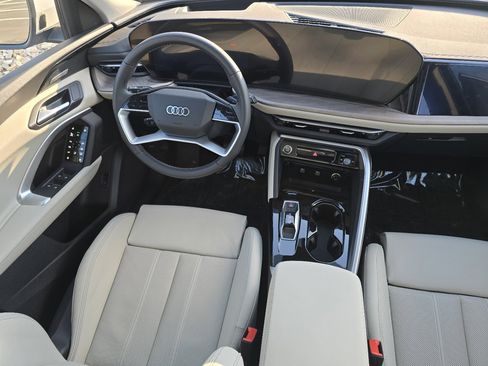 Certified 2025 Audi Q5 Prestige image 37