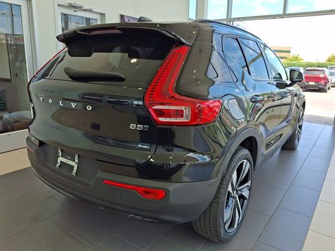 Used 2024 Volvo XC40 B5 Plus w/ Climate Package AWD/4WD image 6