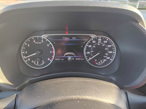 Used 2024 Nissan Sentra SV FWD image 15