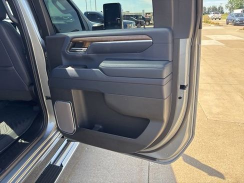 Used 2024 Chevrolet Silverado 2500 High Country w/ Technology Package AWD/4WD image 21