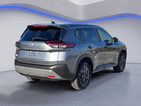 Used 2023 Nissan Rogue S image 4