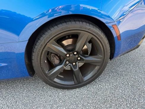 Used 2017 Chevrolet Camaro SS RWD image 5