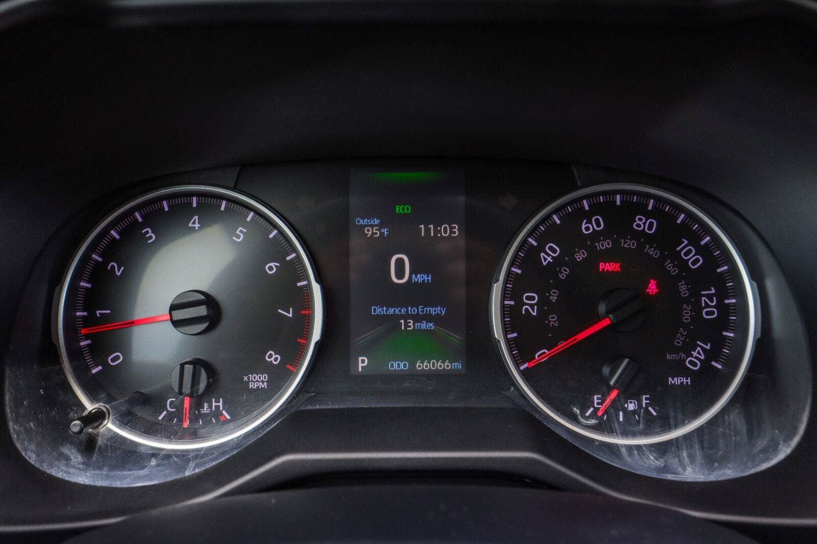 Used 2020 Toyota RAV4 LE FWD image 6