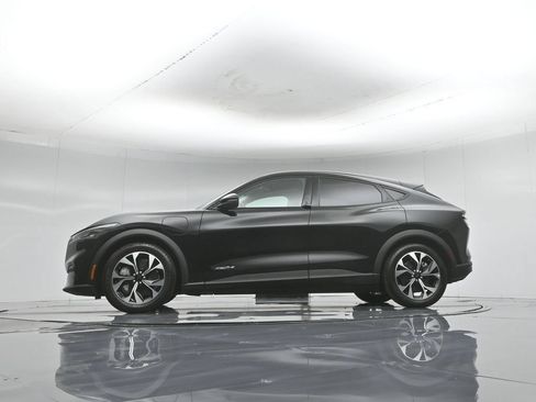 Certified 2025 Ford Mustang Mach-E Select RWD image 8