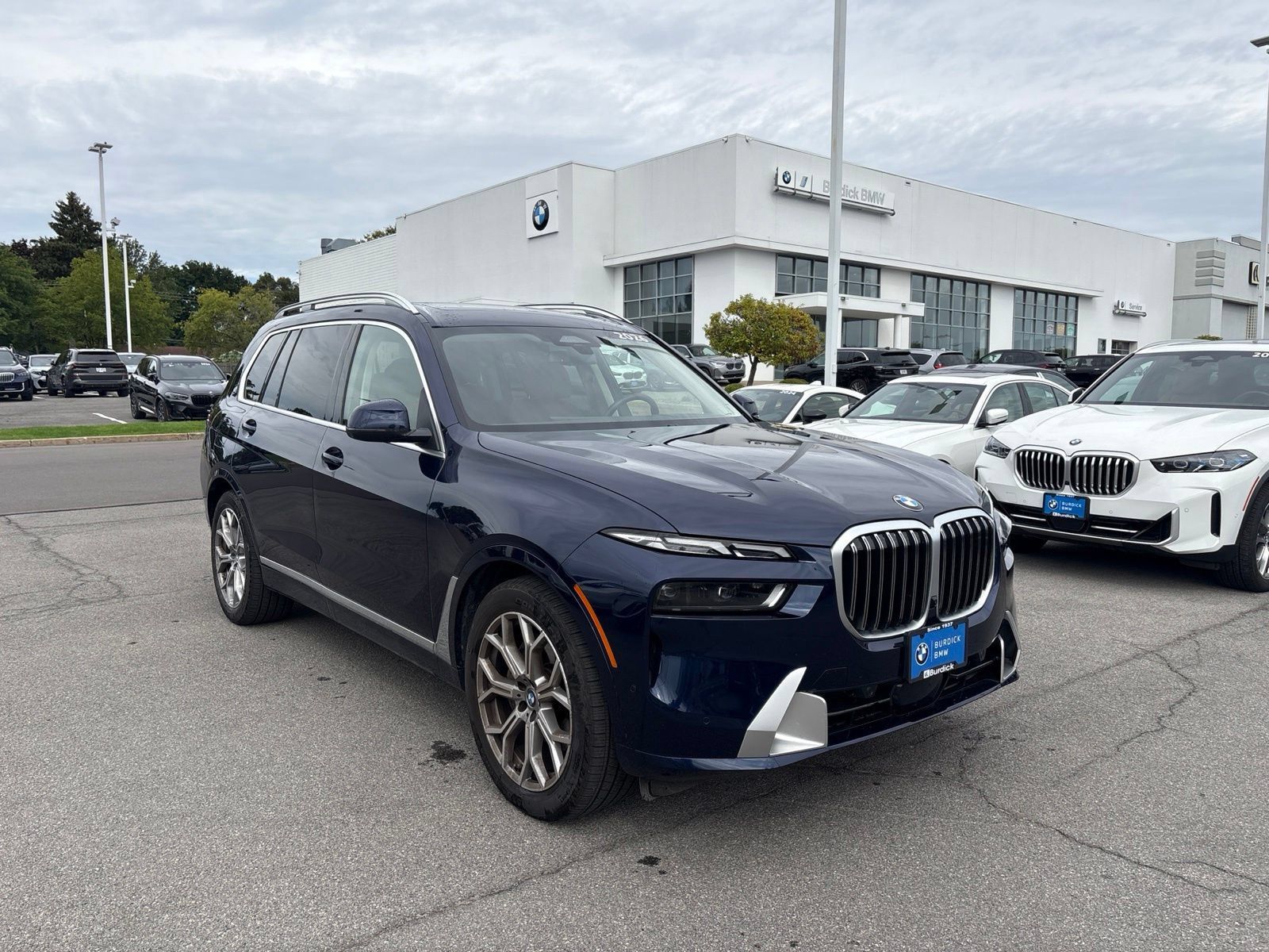 Used 2026 BMW X7 xDrive40i w/ Premium Package AWD/4WD image 10