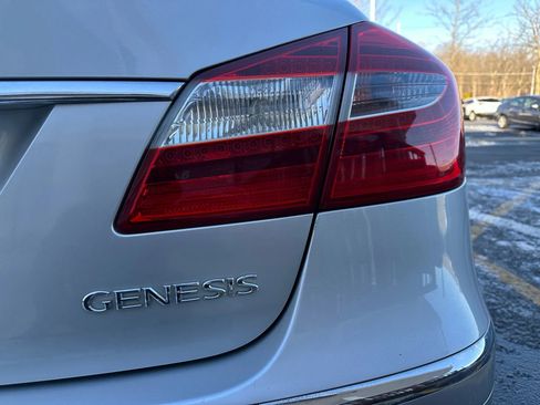 Used 2012 Hyundai Genesis 3.8 image 26