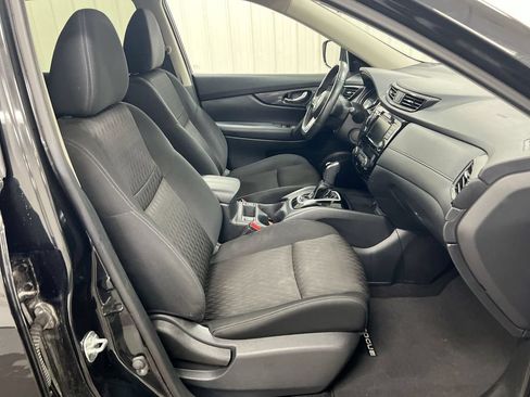 Used 2018 Nissan Rogue SV FWD image 21