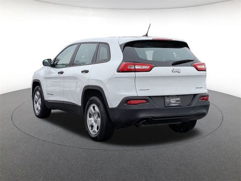 Used 2017 Jeep Cherokee Sport image 7
