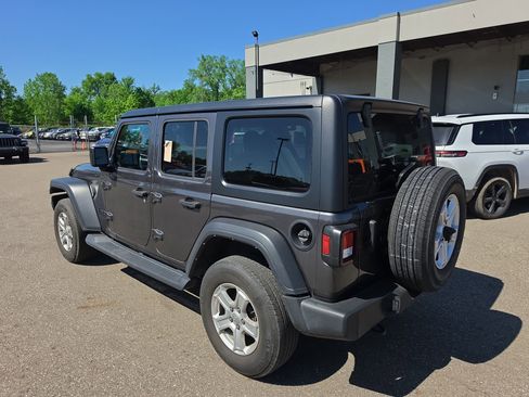 Used 2022 Jeep Wrangler Unlimited Sport AWD/4WD image 3