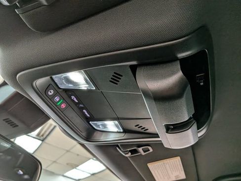 Used 2023 Chevrolet Equinox RS FWD image 30