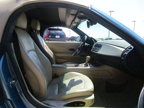 Used 2003 BMW Z4 2.5i image 17
