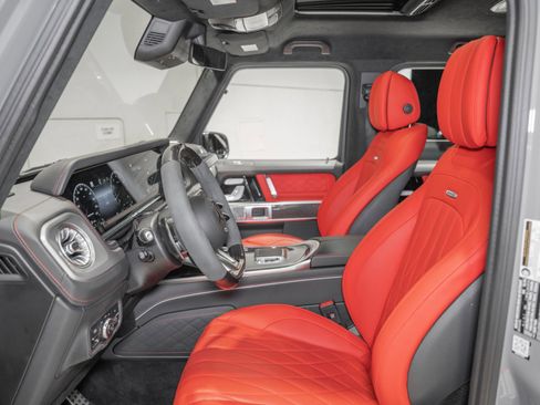 Used 2025 Mercedes-Benz G 63 AMG 4MATIC image 2