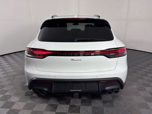 Certified 2025 Porsche Macan AWD/4WD image 9