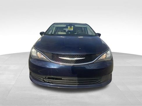 Used 2017 Chrysler Pacifica Touring image 17