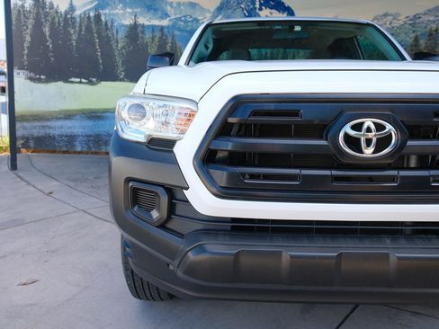Used 2017 Toyota Tacoma SR RWD image 36