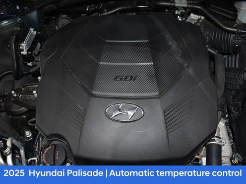 Used 2025 Hyundai Palisade Calligraphy image 7