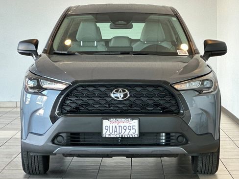 Certified 2025 Toyota Corolla Cross L image 9