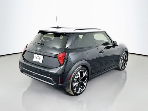Certified 2025 MINI Cooper S image 5