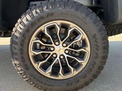 Used 2022 Chevrolet Colorado ZR2 image 18