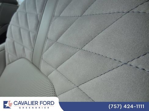 Used 2026 Honda Pilot Elite image 7