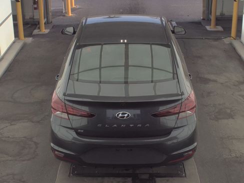 Used 2020 Hyundai Elantra SE w/ Cargo Package (C1) FWD image 8