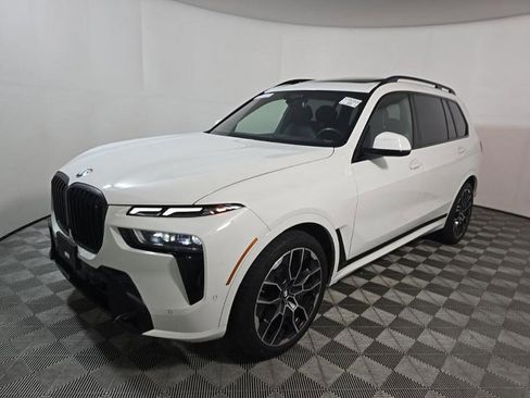 Used 2024 BMW X7 xDrive40i w/ M Sport Package AWD/4WD image 1