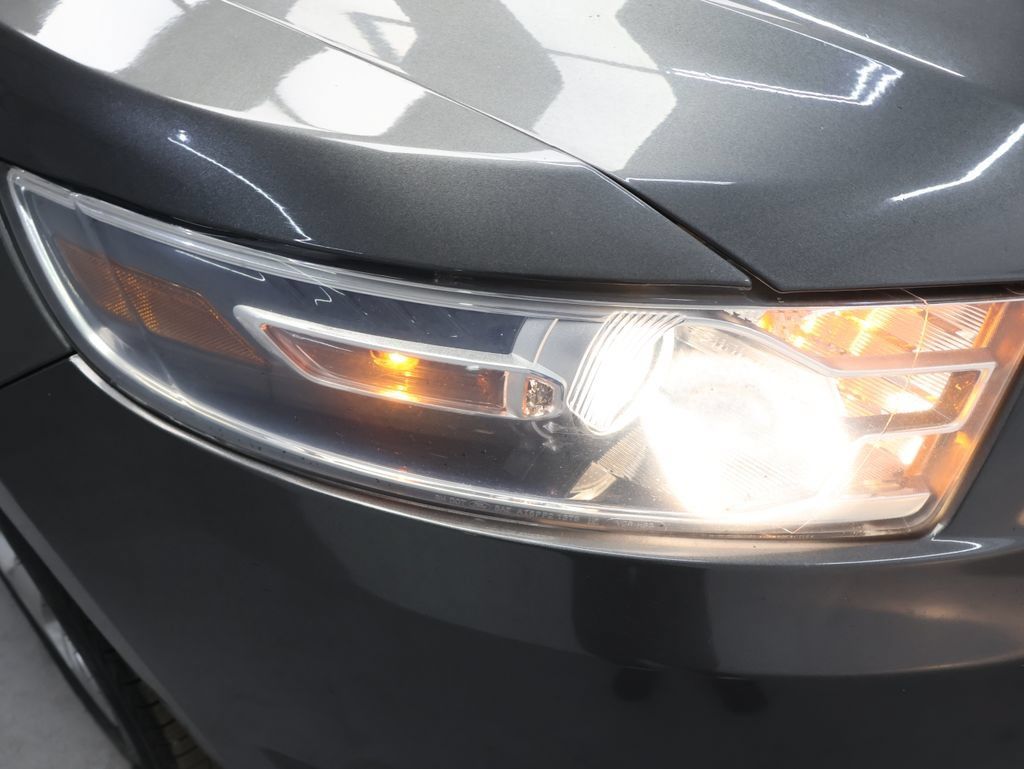 Used 2019 Ford Taurus Limited FWD image 27