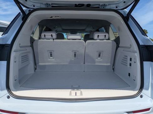 New 2026 Buick Enclave Avenir w/ Super Cruise Package FWD image 16