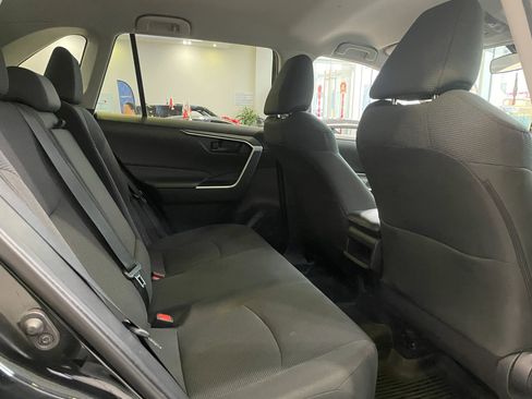 Used 2021 Toyota RAV4 LE AWD/4WD image 23