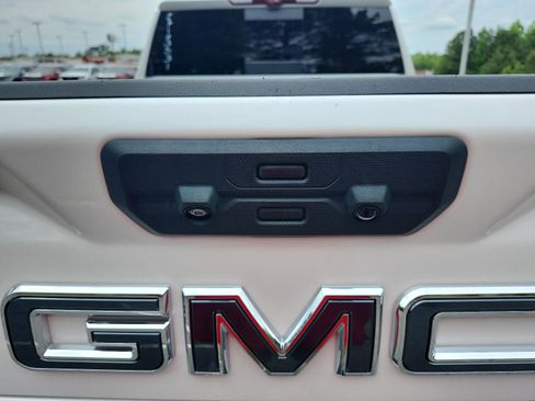 Used 2025 GMC Sierra 2500 Denali Ultimate AWD/4WD image 13