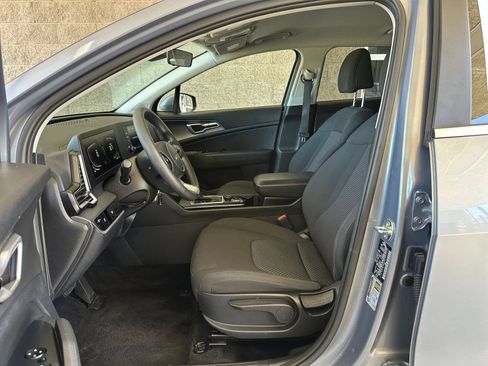 Used 2025 Kia Sportage LX FWD image 25