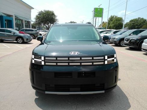 Used 2024 Hyundai Santa Fe SEL FWD image 2