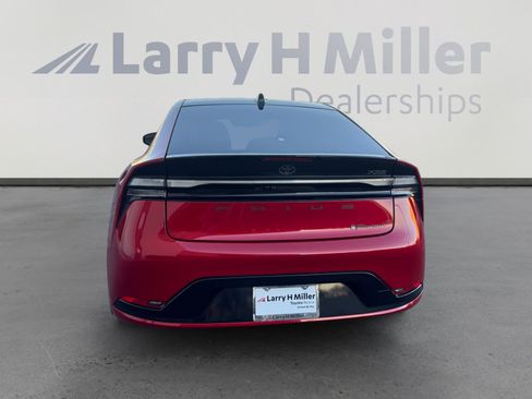 Certified 2024 Toyota Prius Prime Premium image 4