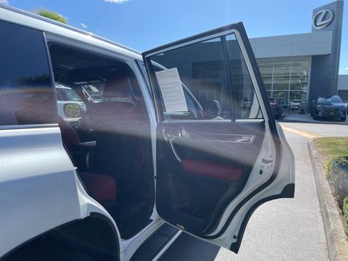 Certified 2023 Lexus GX 460 Premium w/ Premium Package AWD/4WD image 16
