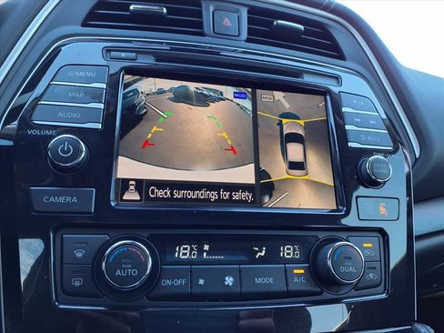 Used 2023 Nissan Maxima Platinum image 5