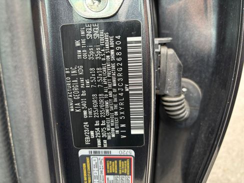 Used 2024 Kia Sorento S FWD image 32