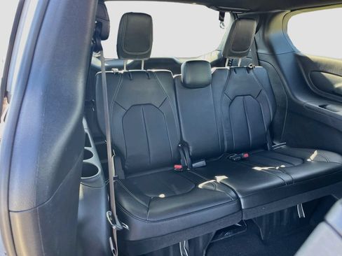 Used 2026 Chrysler Pacifica Select FWD image 26