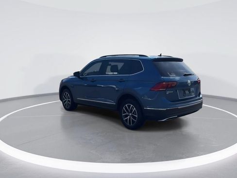 Used 2018 Volkswagen Tiguan SE w/ Panoramic Sunroof Package AWD/4WD image 6
